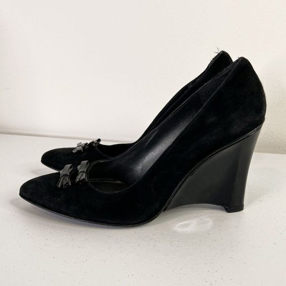 Stuart Weitzman Black Suede Pointed Toe Wedge Pumps with Bows - Picture 3 of 8